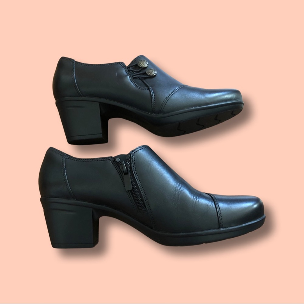 Clarks Women's Warren Slip-On Loafer size 7 M